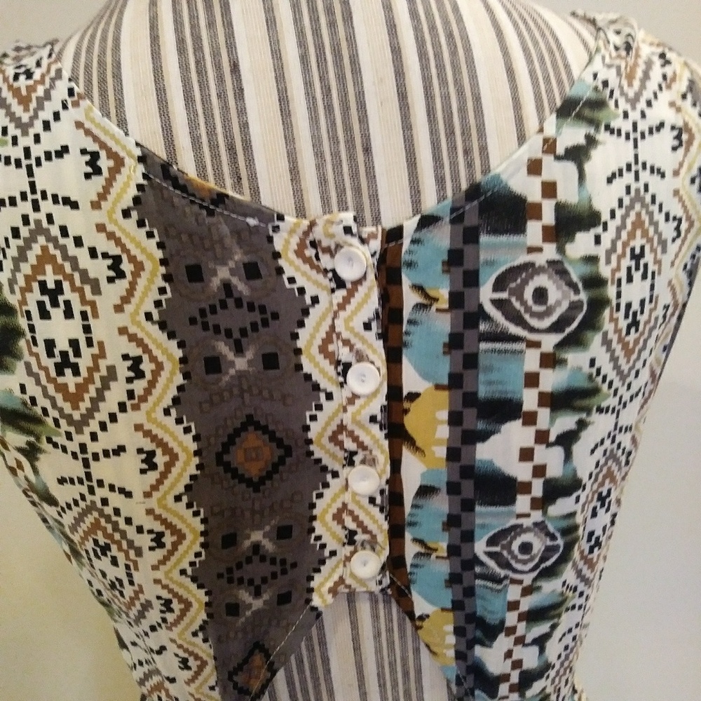 Love Riche Keyholed Patterned Mini Sun Dre… - Picture 4 of 7